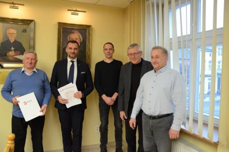Podpisano umowę na wsparcie finansowe dla sekcji modelarskiej w Bieruniu