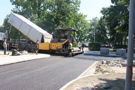 Trwa asfaltowanie Granitowej wewnętrznej