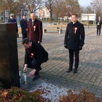 Obelisk przy Dębach Pamięci - 11 listopada 2024 r.  (4)