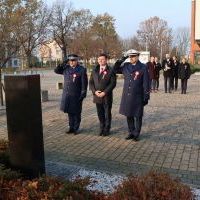 Obelisk przy Dębach Pamięci - 11 listopada 2024 r.  (3)